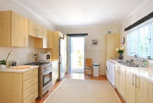 Hout Bay Beach Cottage _12_ medium size_kitchen2