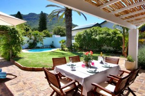 Hout Bay Beach Cottage _32_ medium size_ patio views