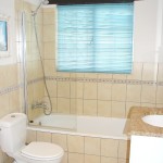 Hout Bay Beach Cottage _55_ medium size_ bathroom2