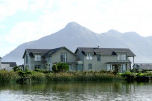 Waters Edge - gallery 1 (2)